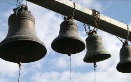 Von der Glocke träumen: Warnung, Loyalität und der Ruf zur Sammlung